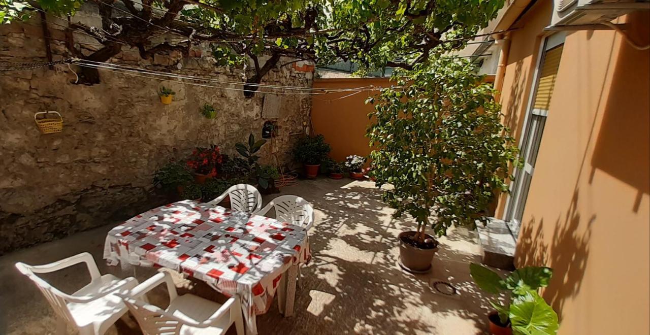 Apartman Anthony Pula Buitenkant foto